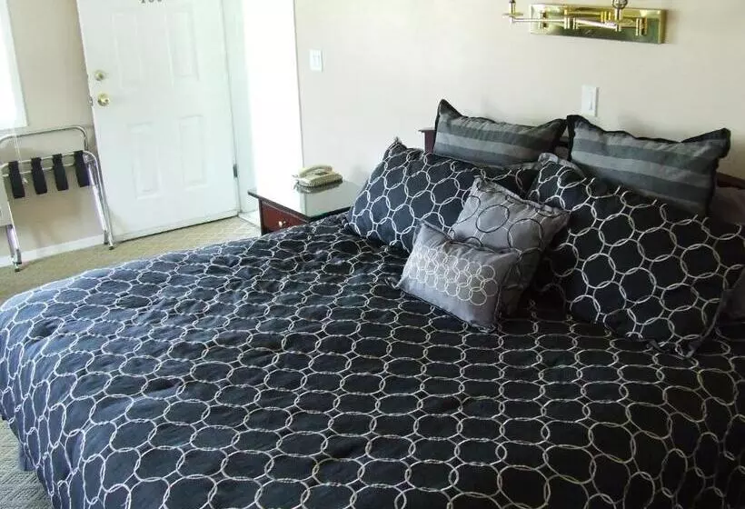اتاق استاندارد با تخت بزرگ, Ponderosa Motor Inn