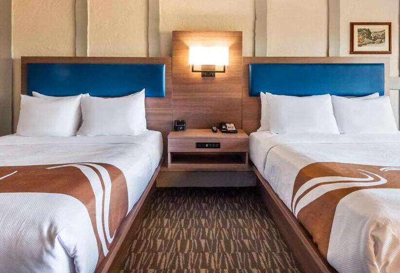 اتاق استاندارد, Quality Inn Waddling Dog