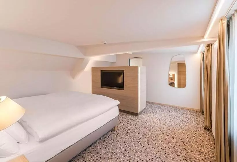 Suite avec Balcon, Savoy