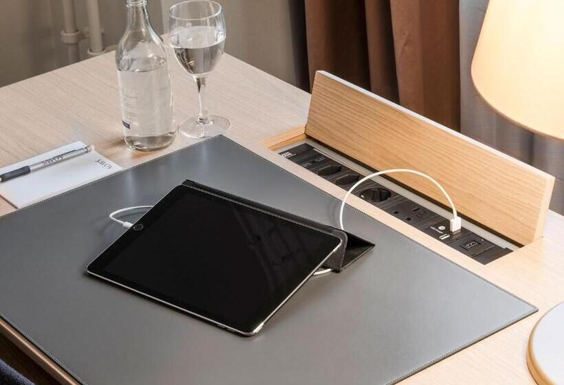 חדר אקונומי יחיד, Savoy