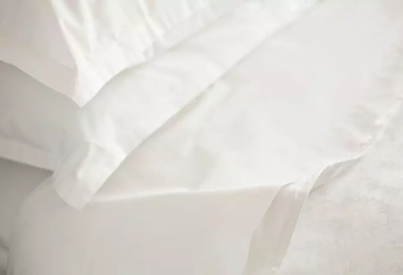 اتاق استاندارد با تخت دوبل, Sheraton Centre Toronto