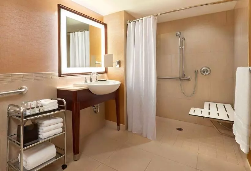 اتاق استاندارد با 2 تخت دوبل, Sheraton Centre Toronto