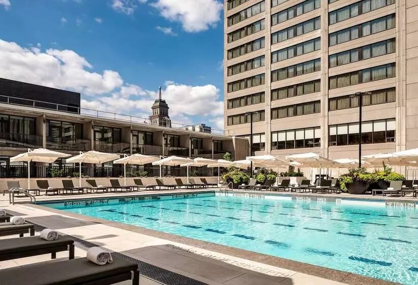 اتاق استاندارد با تخت دوبل, Sheraton Centre Toronto