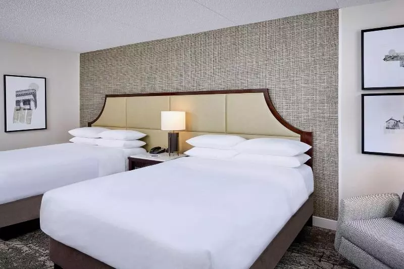 اتاق کلاب, Sheraton Hamilton