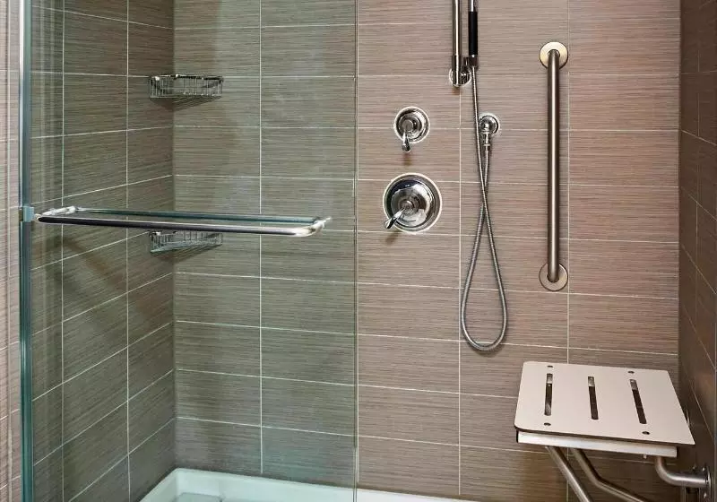 اتاق استاندارد با تخت بزرگ, Sheraton Hamilton