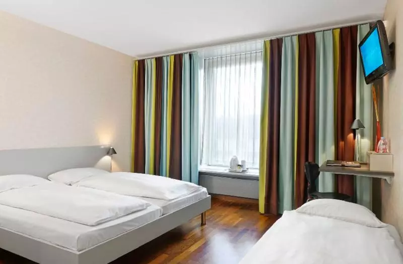 اتاق استاندارد سه نفره, Sorell Hotel Ador