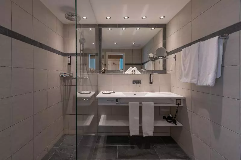 اتاق استاندارد با بالکن, Sunstar Hotel Arosa