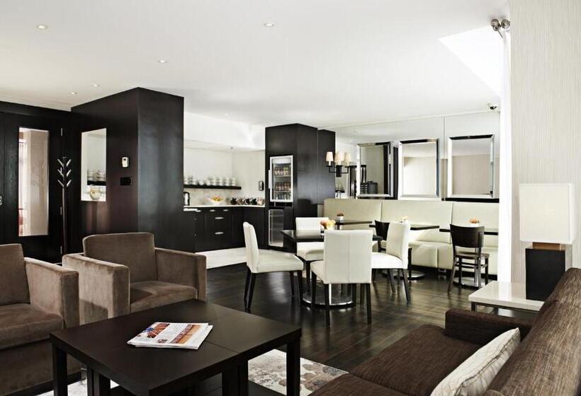 غرفة تنفيذية, The Prince George