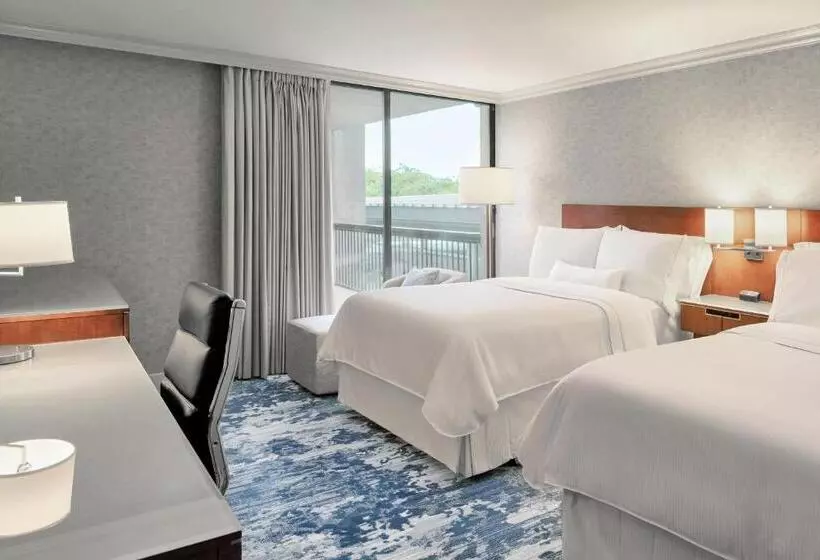 اتاق سوپریور با چشمانداز باغ, The Westin Bayshore, Vancouver
