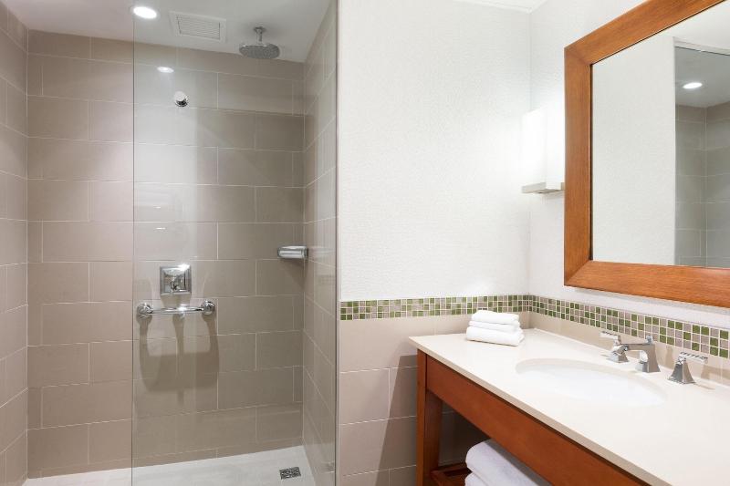 غرفة قياسية سرير كينج, The Westin Bayshore, Vancouver