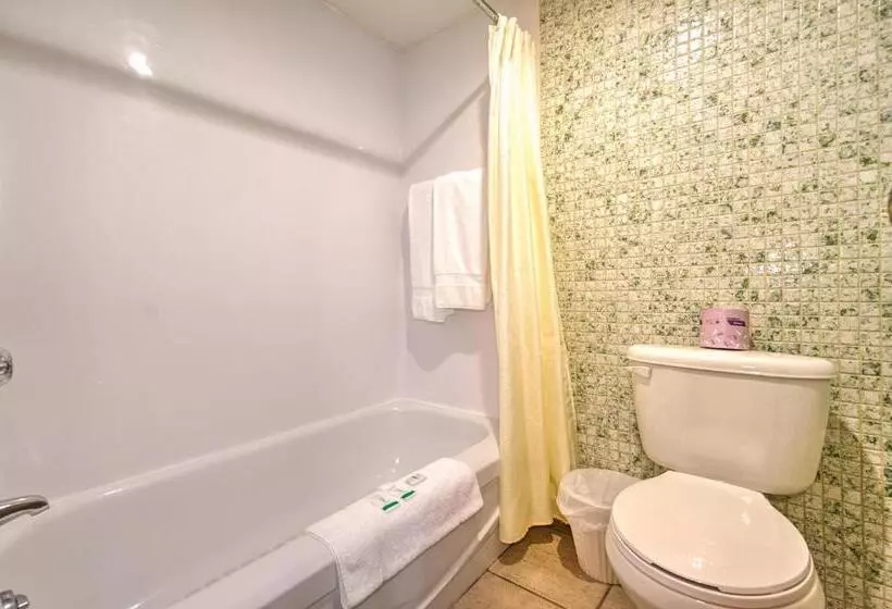 Standard-huone 2 Parivuodetta, Motel Penn   Mass