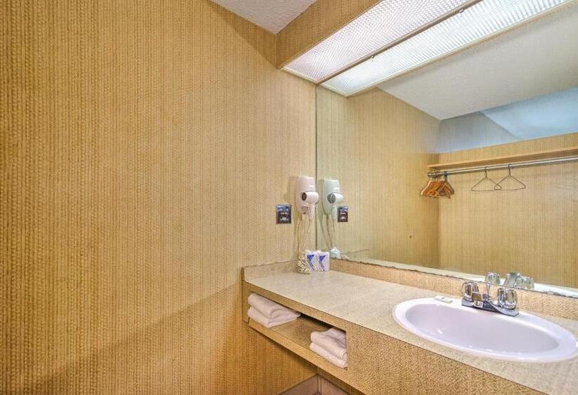 컴포트 스위트, Motel Penn   Mass