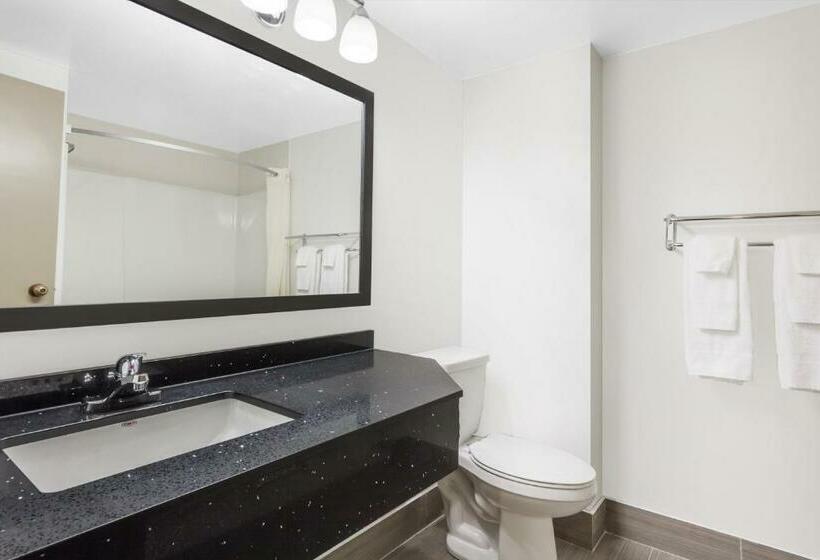 2ダブルベッドのスタンダードルーム, Super 8 By Wyndham Sudbury On