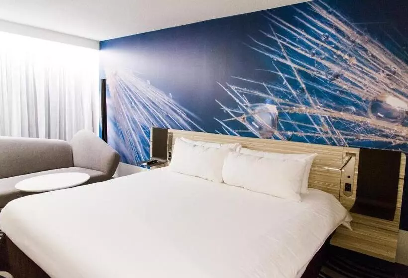 キングサイズベッドのエクゼクティブルーム, Novotel Toronto North York