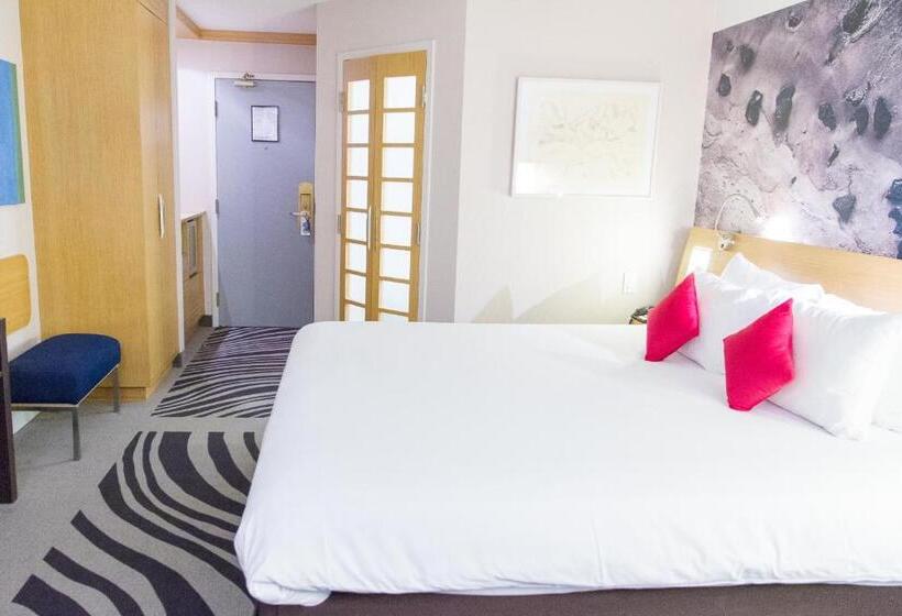 Номер Superior Кровать Кинг, Novotel Toronto North York