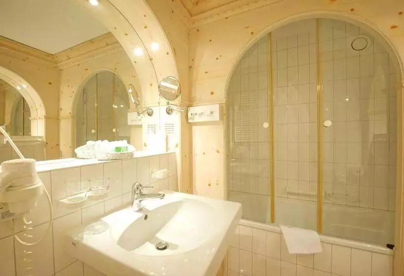 اتاق لوکس با بالکن, Albana Hotel Silvaplana