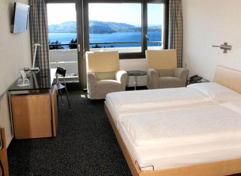 Трехместный Номер Стандарт с Балконом, Guggital Hotel Restaurant