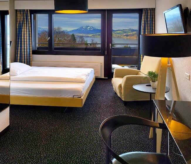 Номер Стандарт с Балконом, Guggital Hotel Restaurant