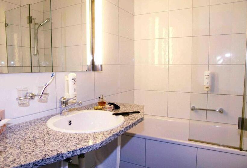 Номер Стандарт с Балконом, Guggital Hotel Restaurant