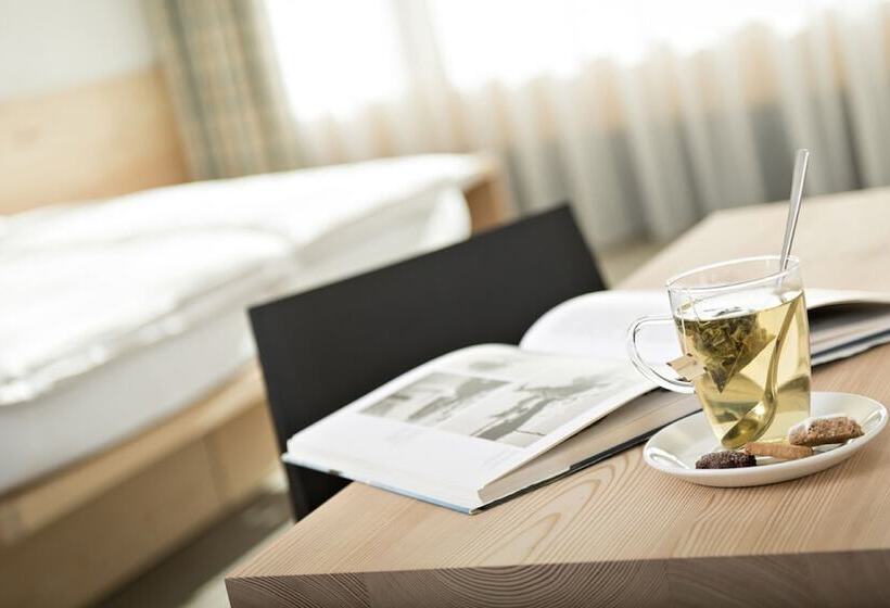 Номер Комфорт, Hauser Hotel St. Moritz
