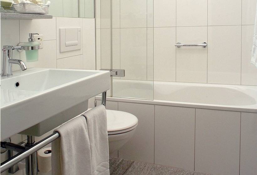 חדר סטנדרט לשלושה, Hauser Hotel St. Moritz