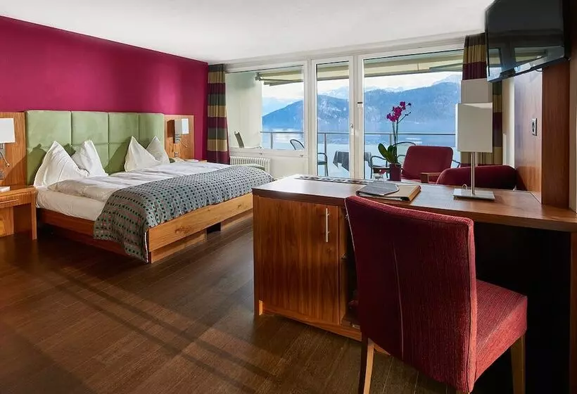 Superior room with lake view, Alexander