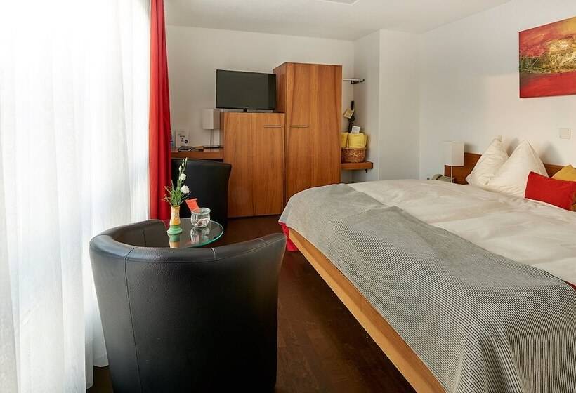 Standard Enkelrum, Alexander