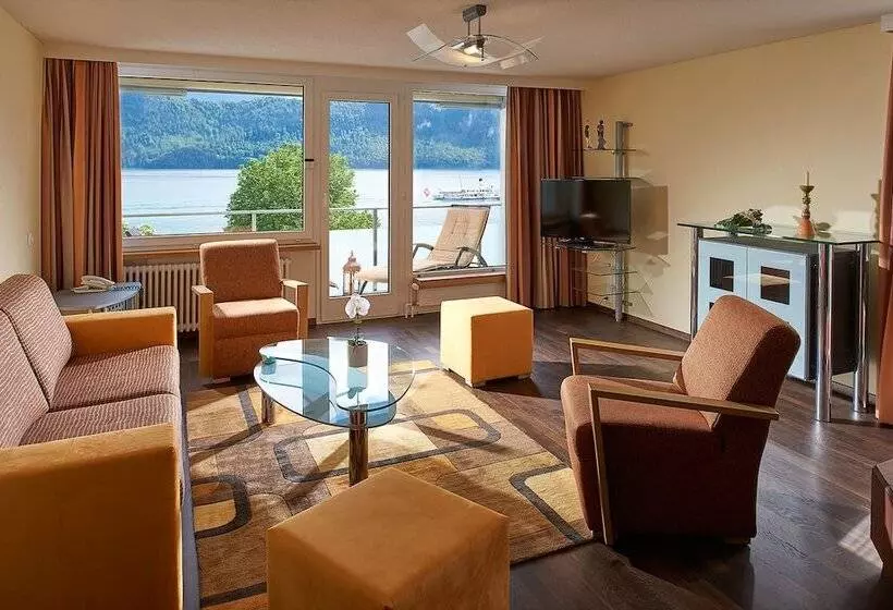 Suite with lake view, Alexander