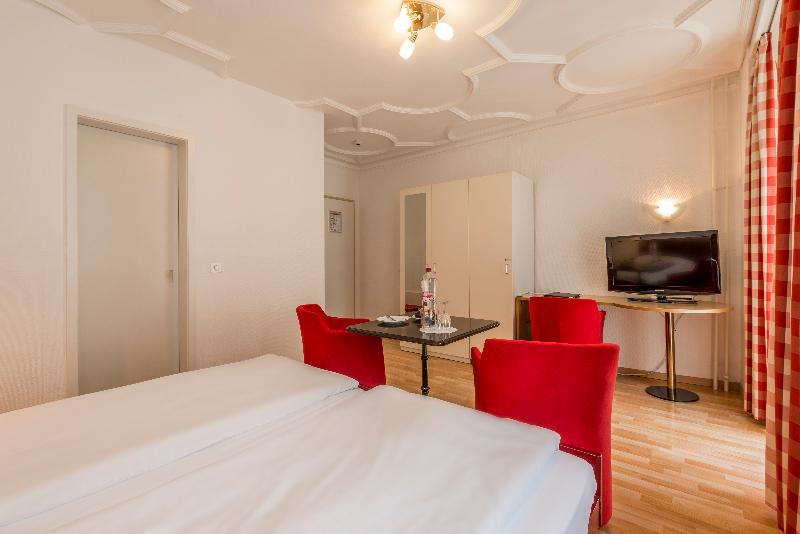 Quarto Estandar, Alpina Luzern