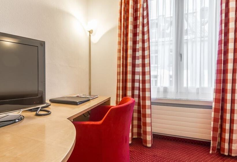 Quarto Estandar Individual, Alpina Luzern