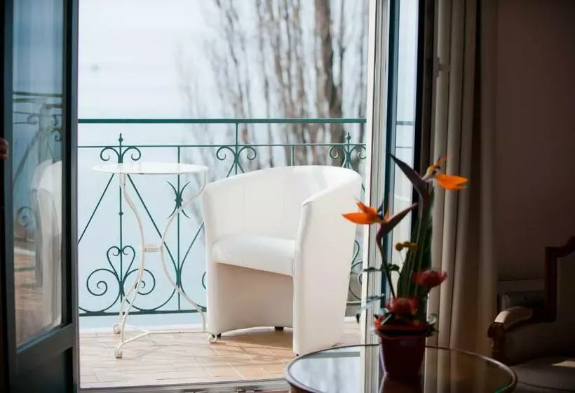 اتاق لوکس با چشمانداز دریاچه, Eden Palace Au Lac