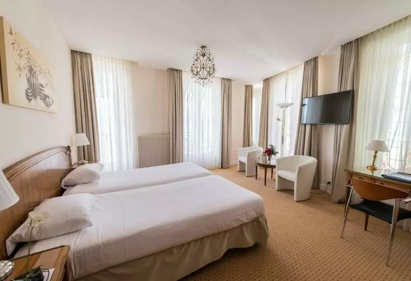 سوییت جونیور با چشمانداز دریاچه, Eden Palace Au Lac