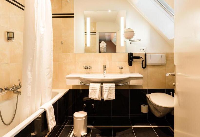 Balkonlu Lüks Oda, Engimatt City & Garden