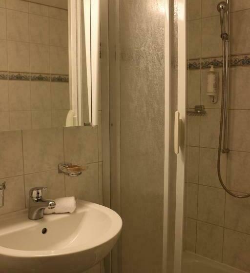 スタンダードシングルルーム, Hostellerie De Genève