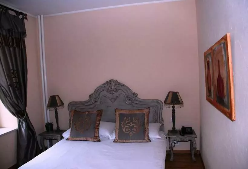 スタンダードルーム, Hostellerie De Genève