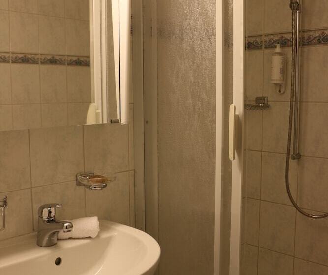 スタンダードシングルルーム, Hostellerie De Genève