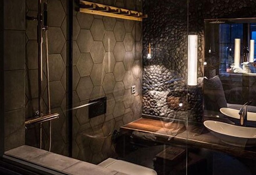 스위트, Huus Gstaad