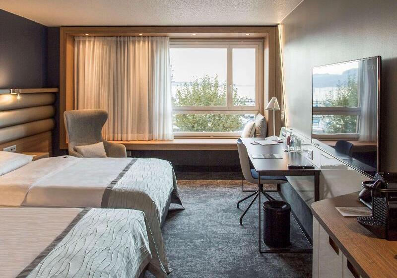 디럭스 룸 호수 전망, Mövenpick Hotel Lausanne