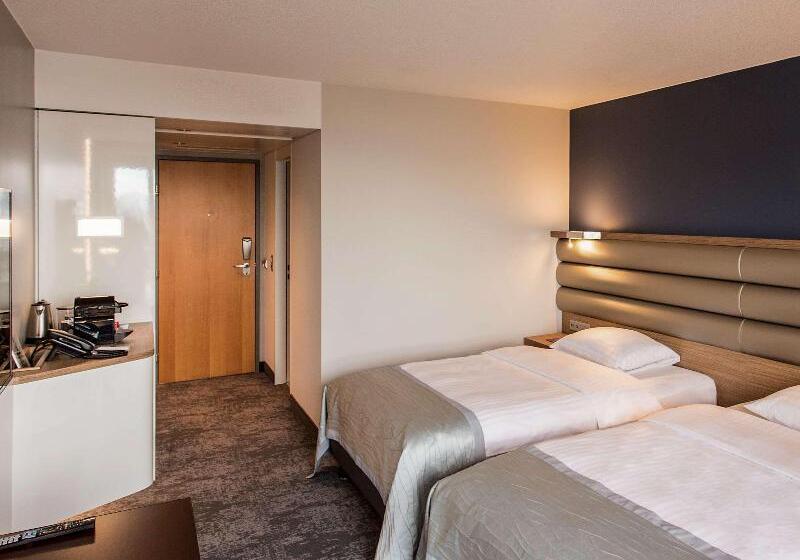 프리미엄 룸, Mövenpick Hotel Lausanne