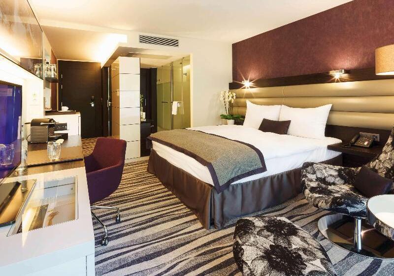 프리미엄 룸, Mövenpick Hotel Lausanne