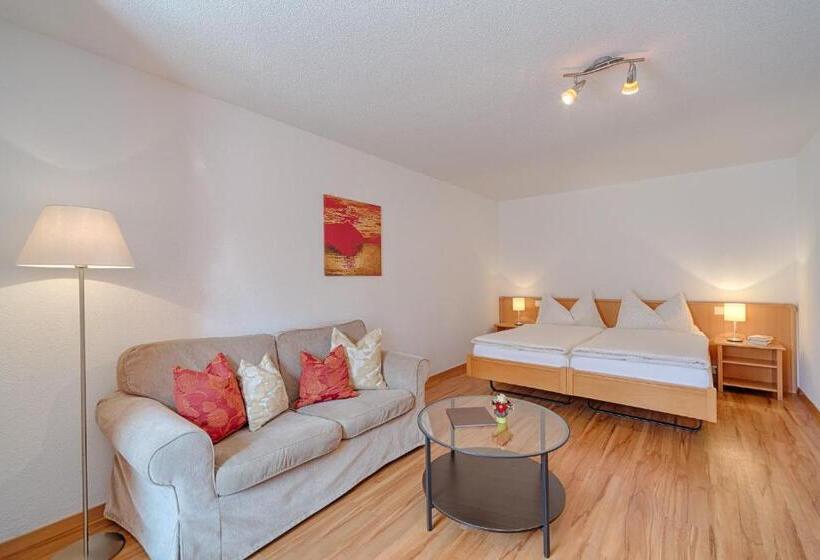 Quarto familiar vista jardim, Neuhaus Golf & Strand