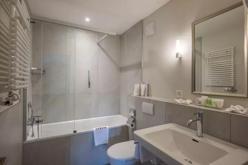 Suite, Spinne Grindelwald