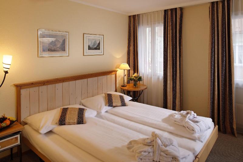 스탠다드 룸, Spinne Grindelwald