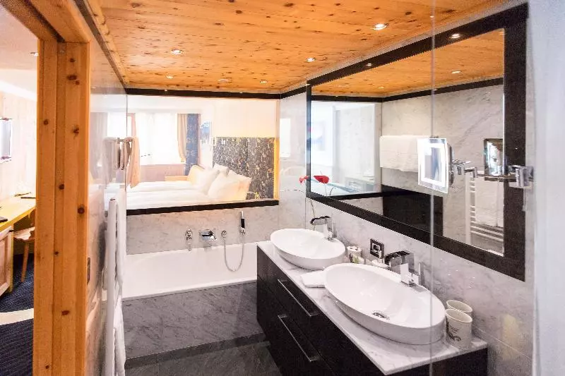 スーペリアトリプルルーム, Sport & Wellnesshotel San Gian St. Moritz