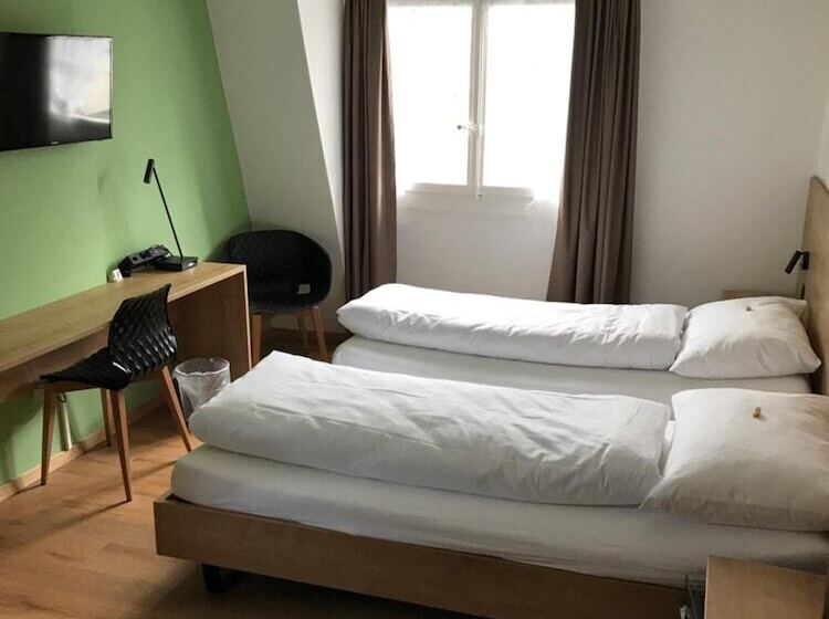 Номер Стандарт, Weisses Kreuz