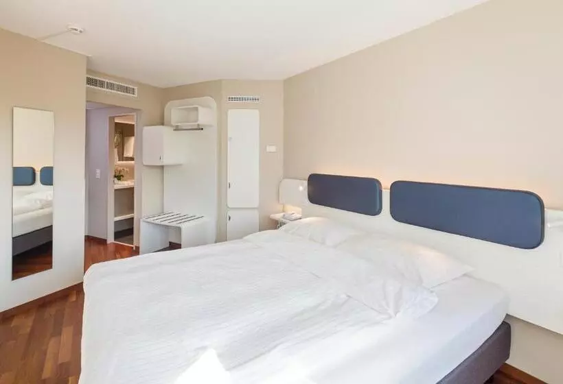 اتاق استاندارد یک نفره, Welcome Inn
