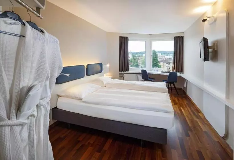 اتاق استاندارد سه نفره, Welcome Inn