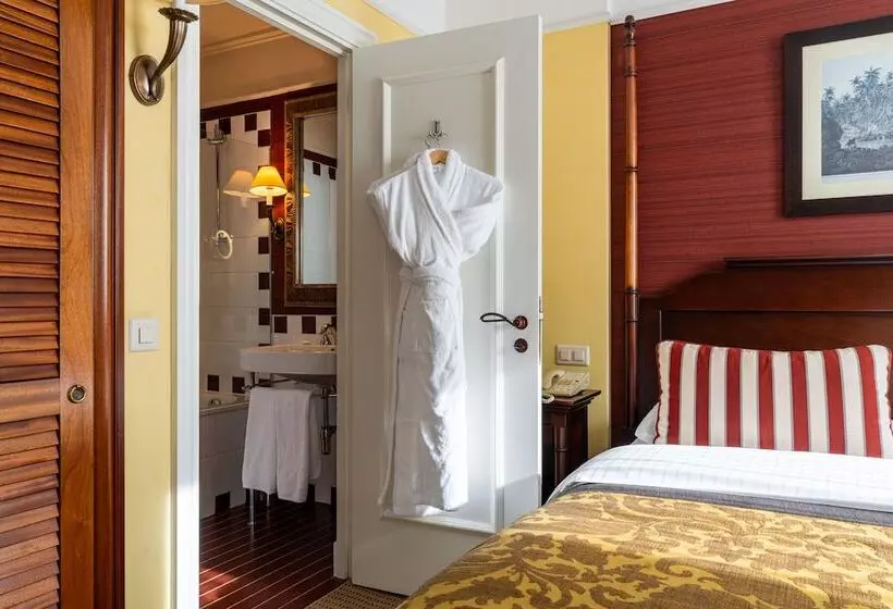 Deluxe-studio, Kipling Manotel