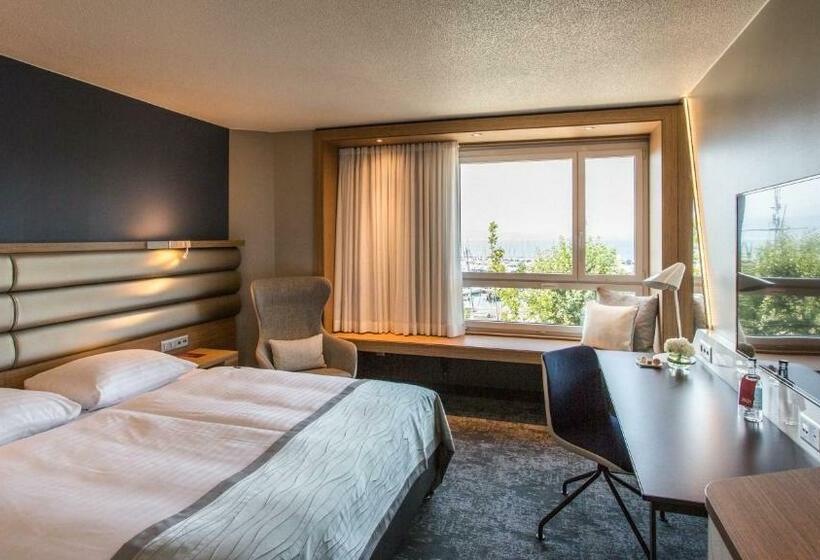 디럭스 룸 호수 전망, Mövenpick Hotel Lausanne