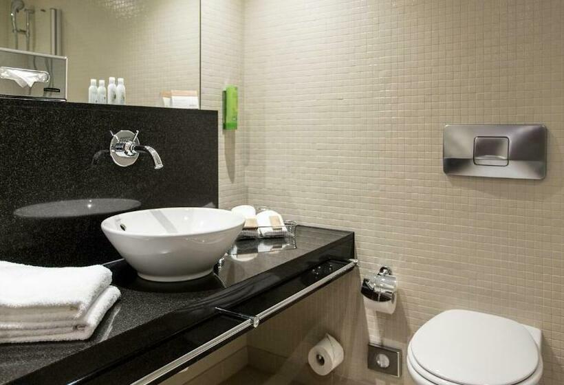 디럭스 룸 호수 전망, Mövenpick Hotel Lausanne